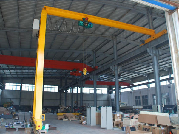 Semi-gantry crane