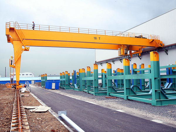 Semi-gantry crane